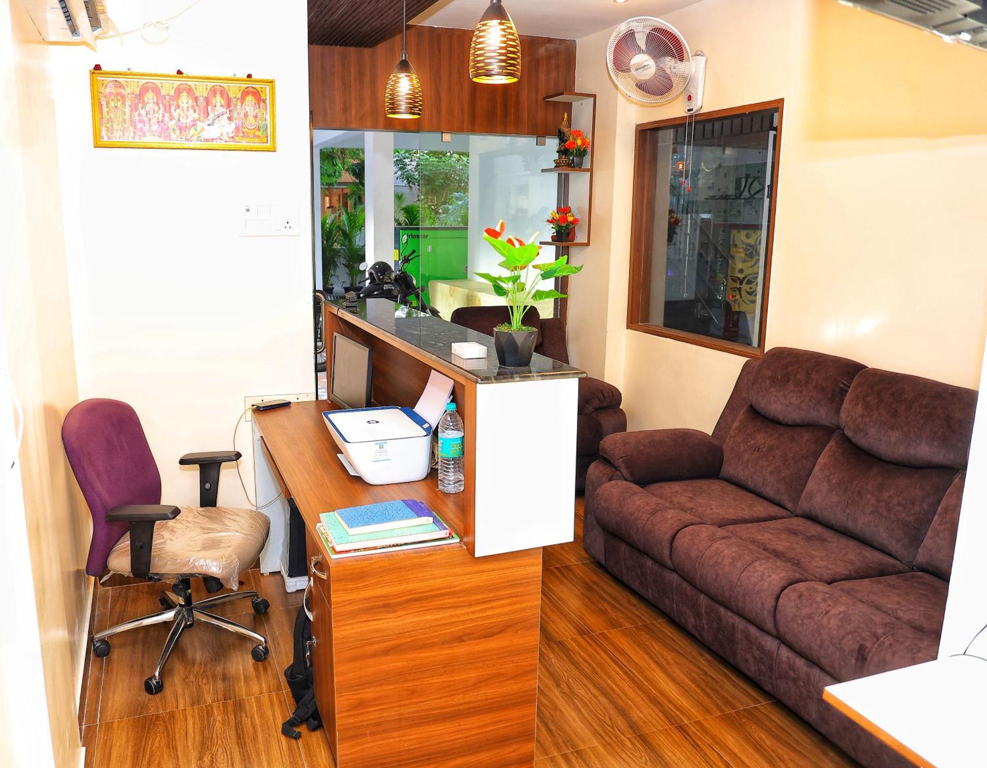 Bed and Breakfast Jn Residency Perungudi Ченнаи Экстерьер фото